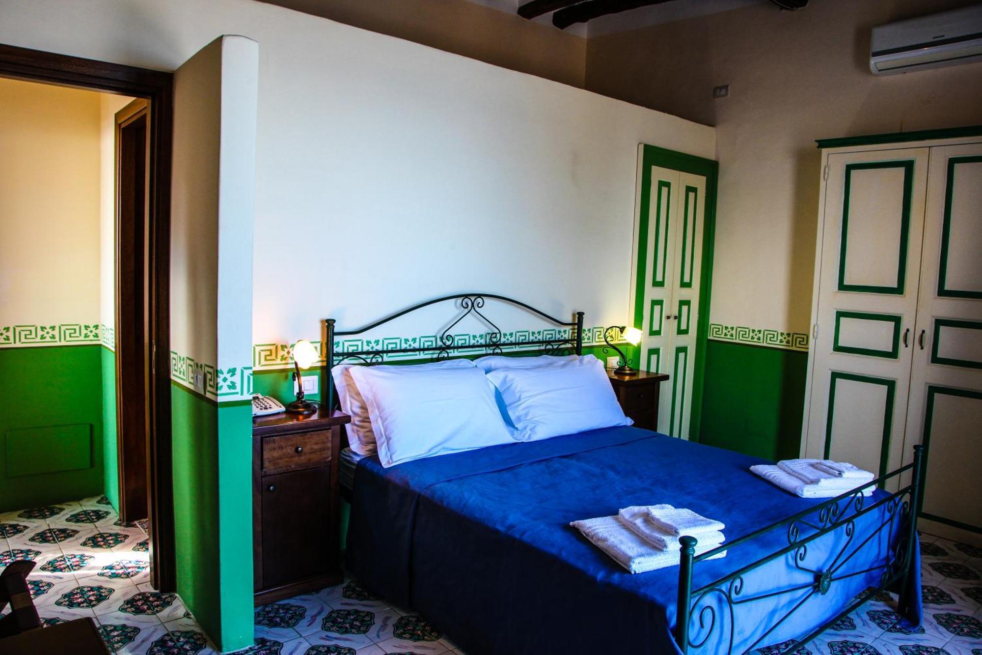 Hotel Arcangelo - Salina Санта Марина Салина Екстериор снимка